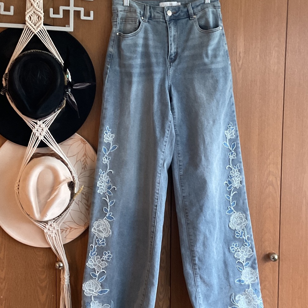 Light Blue Embroidered Wide-Leg Women’s Jeans